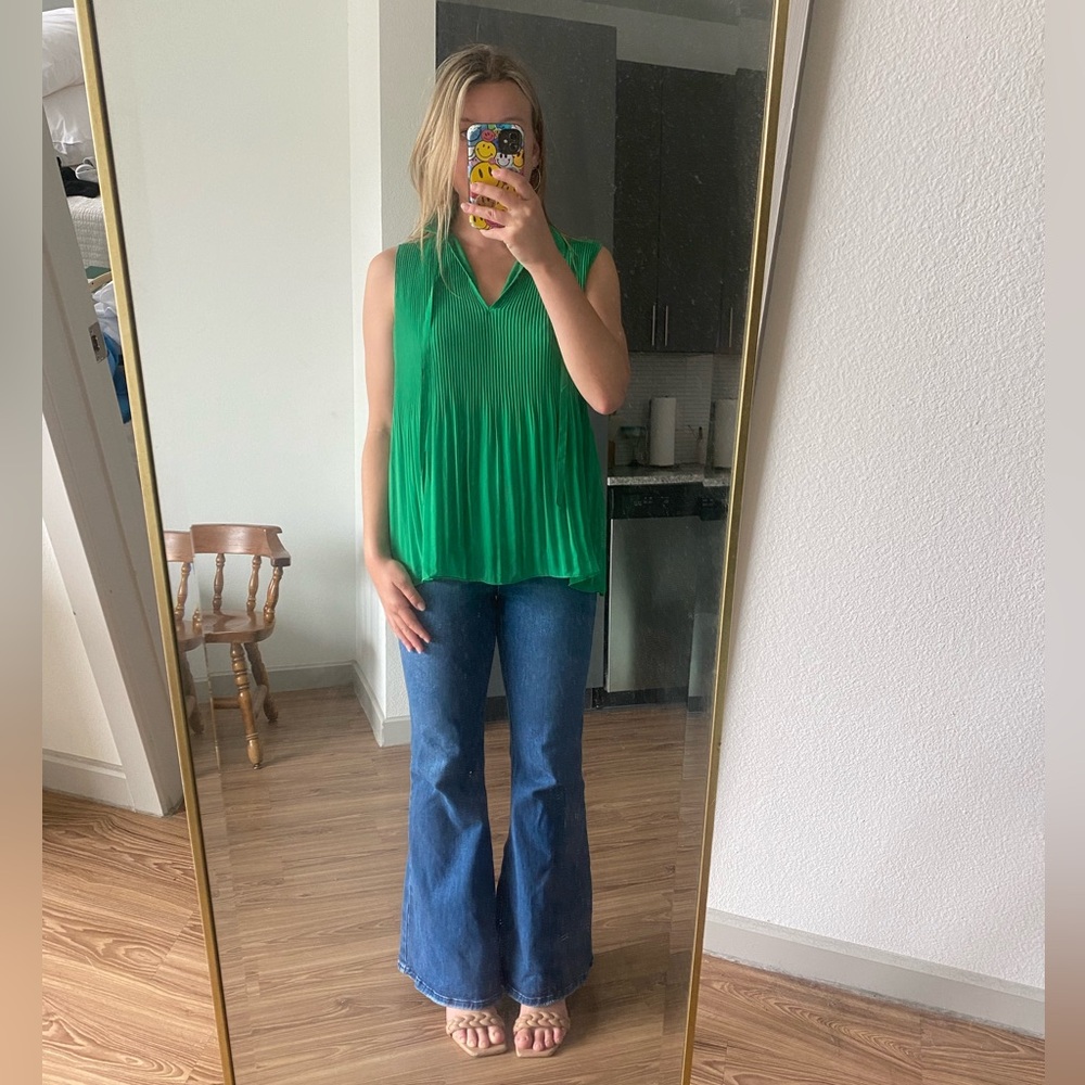 Green Sleeveless Pleated Blouse